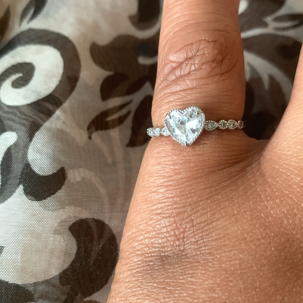 Ring 💍 with Heart 💗Shaped gem